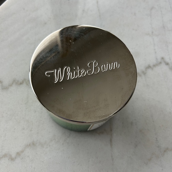 White Barn The Perfect Spring Green Candle - Picture 3 of 3